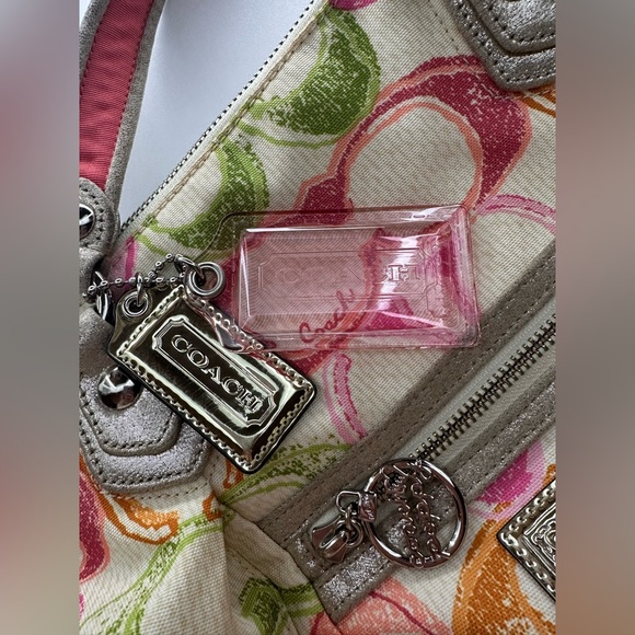 Coach Poppy Purse - Picture 3 of 13